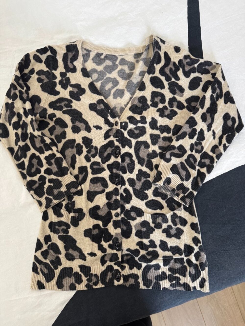 EUC Leopard Print Button Front Cardigan Sz L - Picture 2 of 7